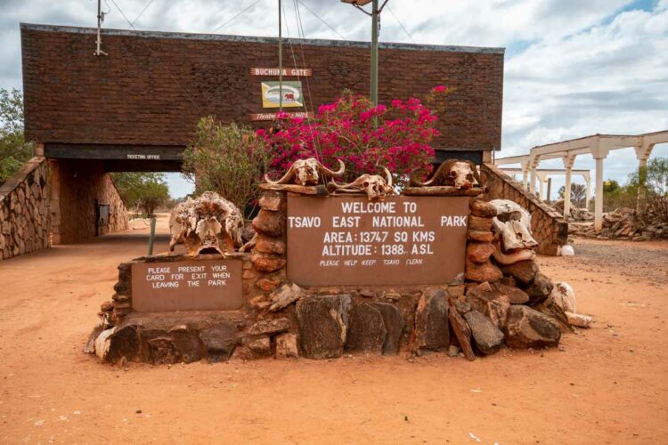 Tsavo Ost Eingang Reiseziel Kenia